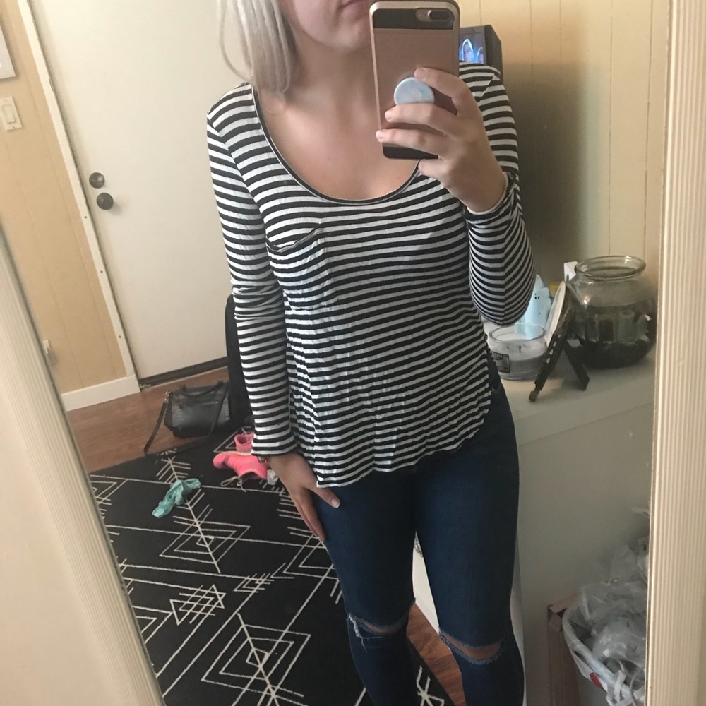 Long sleeve white and black stripped shirt